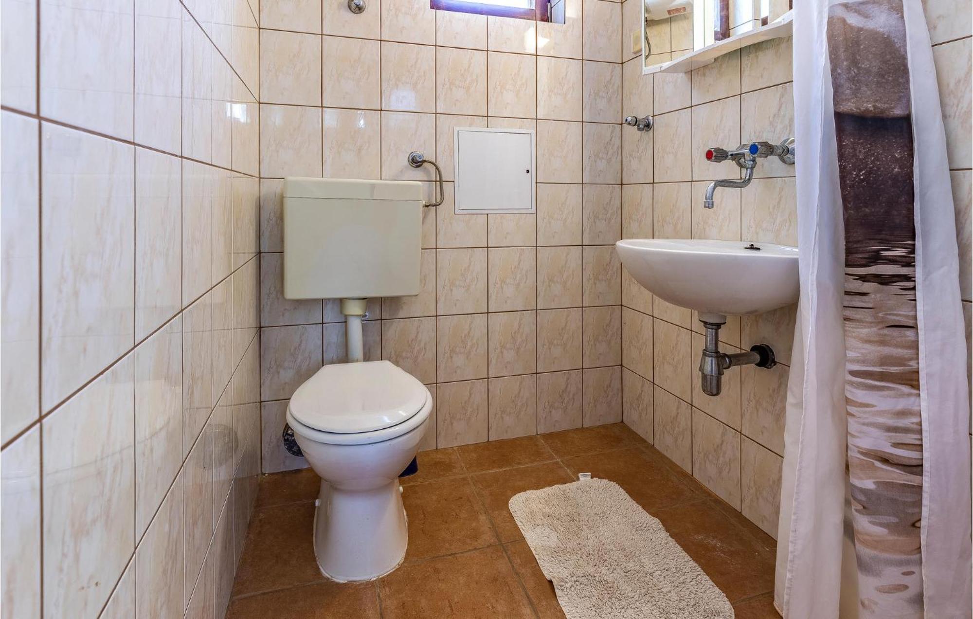 Nice Apartment In Pula With Kitchen Bagian luar foto